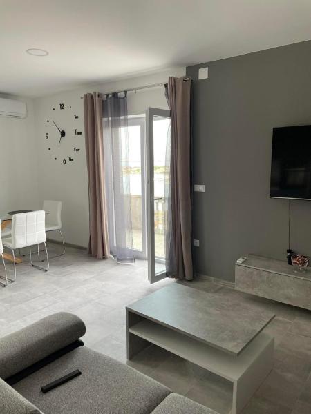 A la foto es mostra l'objecte Apartman Ivanica situat a la ciutat de Lukoran.