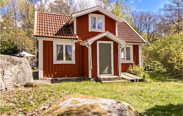 A la foto es mostra l'objecte Three-Bedroom Holiday Home In Brakne Hoby situat a la ciutat de Bräkne-Hoby.