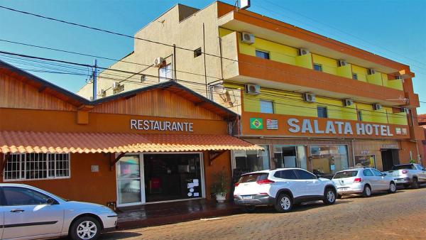 A la foto es mostra l'objecte SALATA Hotel CENTRO situat a la ciutat de Brodósqui.