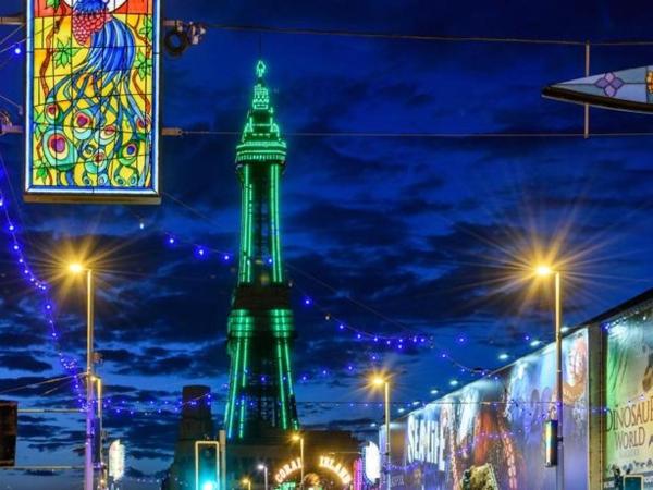 På billedet ses objektet South Beach Kings Promenade Hotel beliggende i byen Blackpool.
