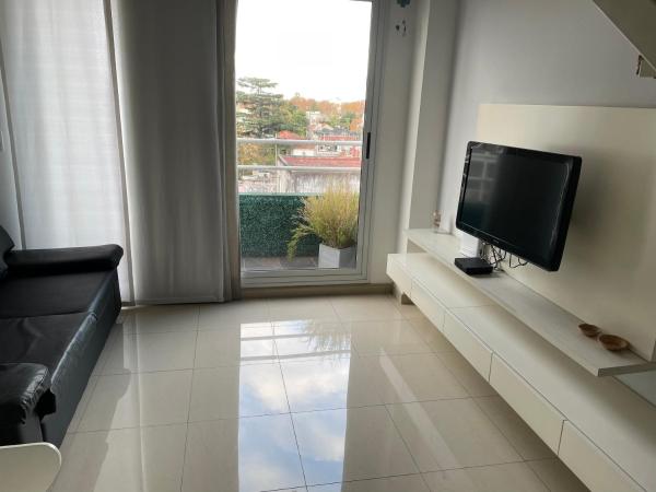 Auf dem Foto ist das Objekt Departamento moderno con cochera en lomas de Zamora in der Stadt Banfield zu sehen.