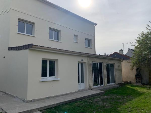 Na zdjęciu widoczny jest obiekt Villa Tenjin chambre 12 położony w mieście Bondy.