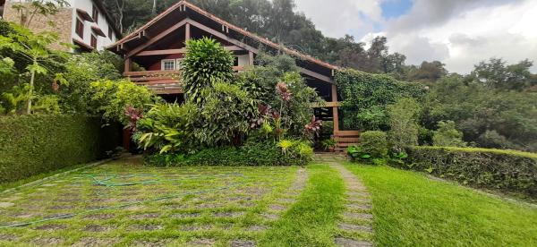 A la foto es mostra l'objecte Casa Itaipava Country Club situat a la ciutat de Petrópolis.