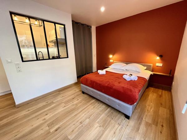 A la foto es mostra l'objecte Studio avec grande terrasse et parking privatifs situat a la ciutat de Caen.