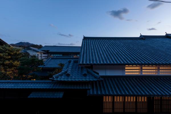 照片显示了位于Setoda市的Azumi Setoda物件。