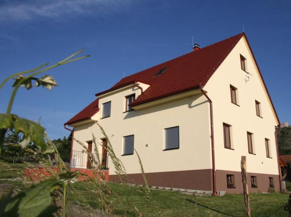 Na fotografii je vidět objekt PALAVIA Apartments nacházející se ve městě Pavlov.