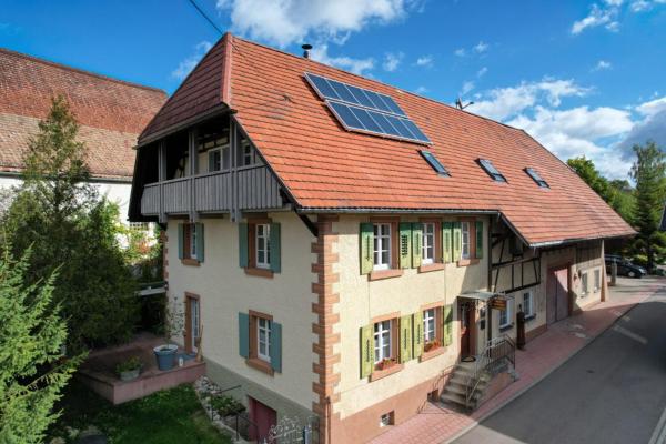 På billedet ses objektet Malermeisterhaus beliggende i byen Lembach.