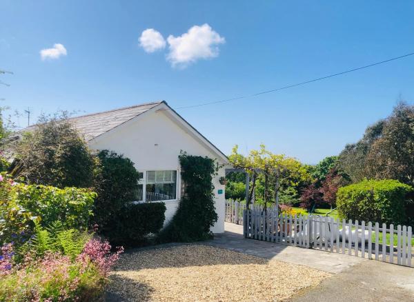 Fotografie 6: Detached, peaceful, spacious with easy access and very large garden