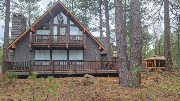 En la foto se muestra el objeto Crag - 10 ubicado en la ciudad de Sunriver.