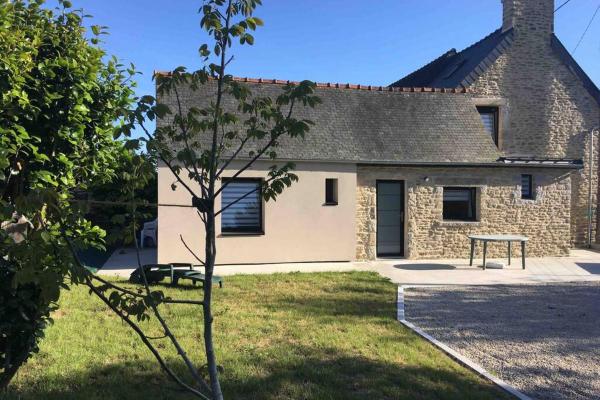 A la foto es mostra l'objecte Chez mémé situat a la ciutat de Yvignac.