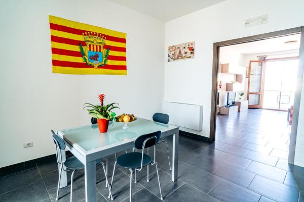 På bildet vises objektet La Senyera Apartment som ligger i byen Alghero.