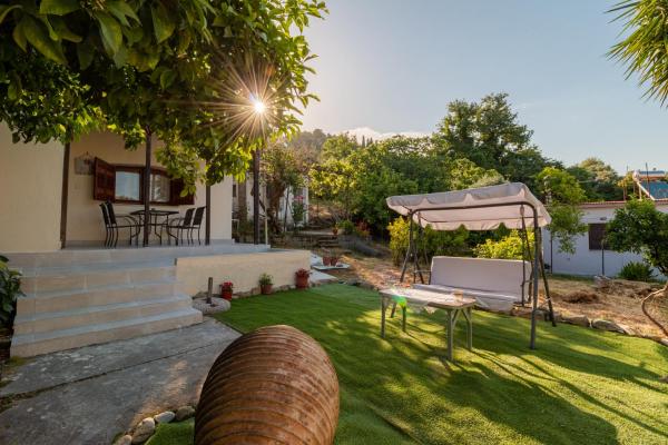 En la foto se muestra el objeto Aspa's House ubicado en la ciudad de Khorevtón.