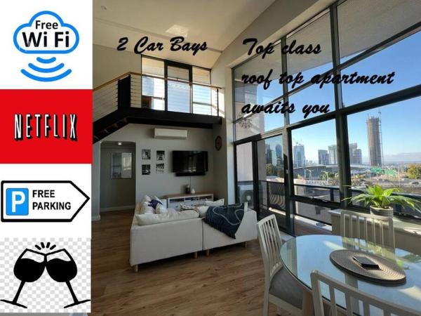 Na zdjęciu widoczny jest obiekt STUNNING! 'New York Style' Roof Top 2 Car Apartment położony w mieście Perth.