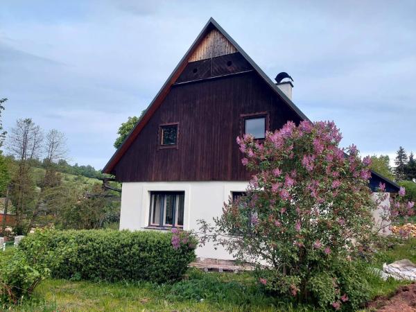 Na fotografii je vidět objekt Apartmán U Kaštanu nacházející se ve městě Studénka.