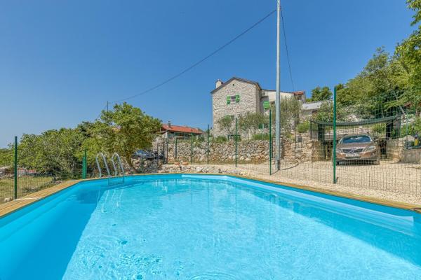 A la foto es mostra l'objecte Villa Ana with jacuzzi & swimming pool situat a la ciutat de Dragozetići.