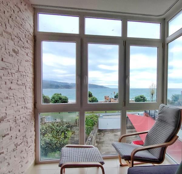 Na fotografii je vidět objekt Casa Charo - Sardiñeiro nacházející se ve městě Estorde.