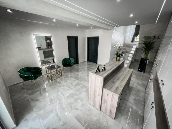 På billedet ses objektet Apartmani Mila beliggende i byen Riječani.