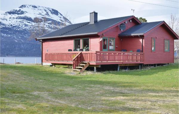 写真にはSand市にあるThree-Bedroom Holiday Home In Hol I Tjeldsundが写っています。