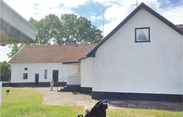 Na foto é possível ver o objeto Gorgeous Home In Degerhamn With Kitchen localizado na cidade de Degerhamn.