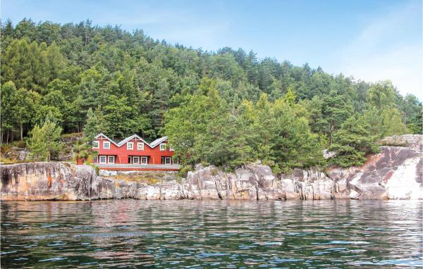 Nella foto è visibile l'oggetto Beautiful Home In Hatlestrand situato nella città di Våge.