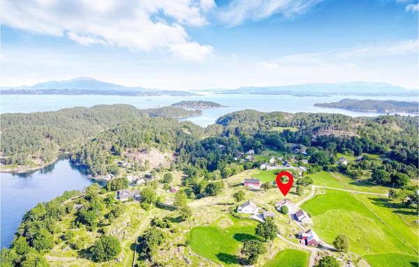 Na fotografii je vidět objekt Lovely Home In Valevåg With Wifi nacházející se ve městě Grindheim.