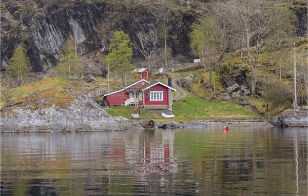 Nella foto è visibile l'oggetto Beautiful Home In Nordtveitgrend situato nella città di Hjartåker.