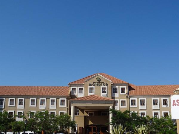 A la foto es mostra l'objecte Peermont Mondior Hotel situat a la ciutat de Gaborone.