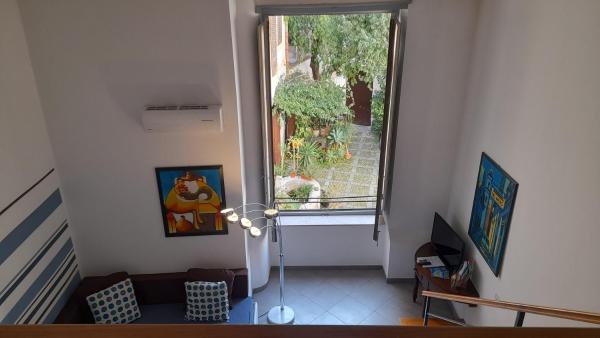 写真にはパレルモ市にあるCasa Ranieri Palermoが写っています。