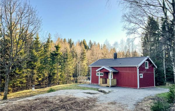 På bildet vises objektet 2 Bedroom Gorgeous Home In Stillingsön som ligger i byen Kåröd.