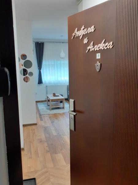 A la foto es mostra l'objecte Apartman Anđela i Aleksa Divčibare situat a la ciutat de Divčibare.
