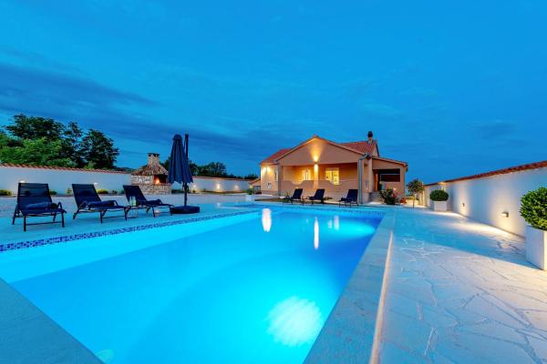 A la foto es mostra l'objecte Villa Jenny ZadarVillas situat a la ciutat de Murvica.