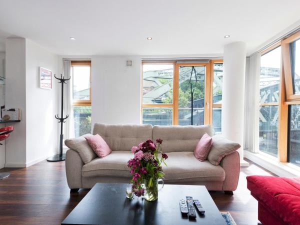 Pass the Keys Trendy Apartment in Best Location, London