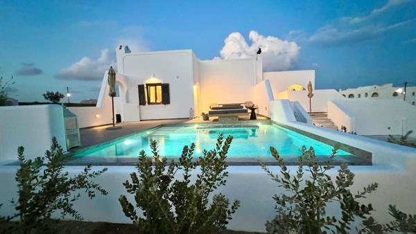 Vineyard Exclusive Suites - Santorini
