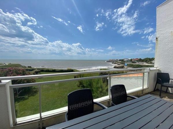 A la foto es mostra l'objecte Appartement moderne avec terrasse et garage à Royan - FR-1-494-65 situat a la ciutat de Royan.