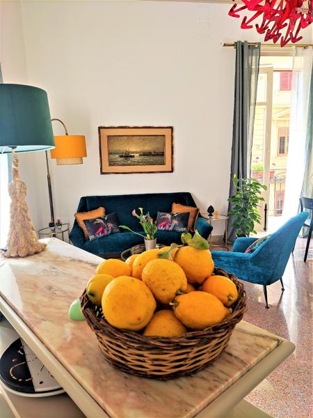 På billedet ses objektet AUSA suites beliggende i byen Palermo.