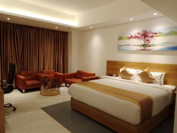 The photo shows the Hotel X Rajshahi located in the city of Rāmchandrapur.