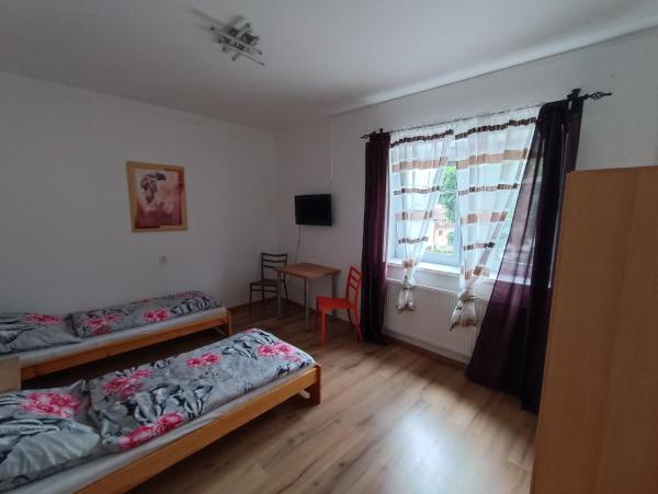 Na fotografii je vidět objekt Rodinný Penzion Kyjov nacházející se ve městě Mistřín.