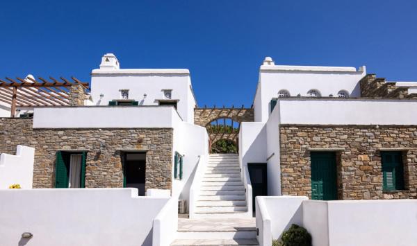 Nella foto è visibile l'oggetto Astrokaktos situato nella città di Agápi.