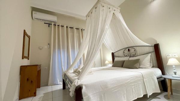Billede 5: Vanilla - HappyHostGr - Downtown Apartment