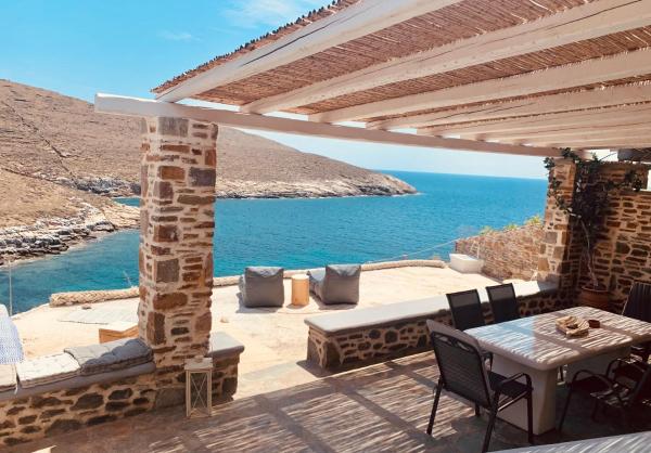Na fotografii je vidět objekt Kythnos Beach house nacházející se ve městě Kythnos.