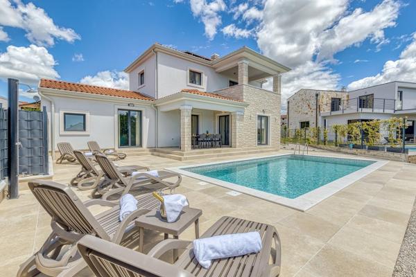 Na zdjęciu widoczny jest obiekt Villa Istria Vabriga położony w mieście Vabriga.