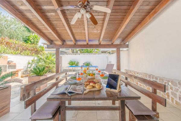 A la foto es mostra l'objecte Villa Agave al mare situat a la ciutat de Specchiolla.
