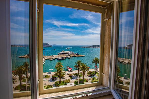 Riva - the heart of palace, Spalato (Split)