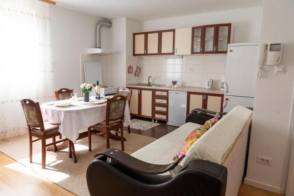 På billedet ses objektet Apartment SUNČICA beliggende i byen Split.