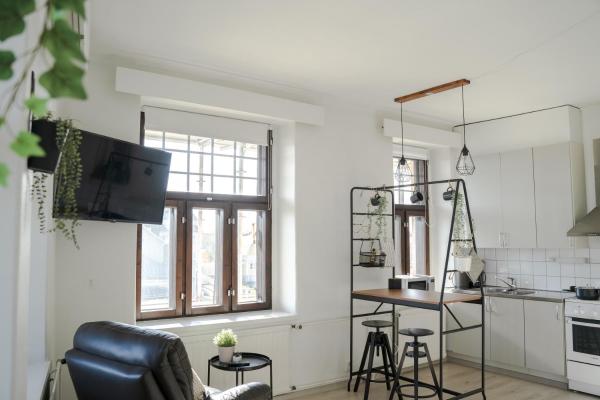 Фотография 6: The Sunset - Top Floor Studio apartment