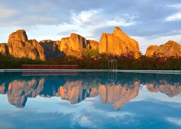 På billedet ses objektet Meteora Hotel at Kastraki beliggende i byen Kalambaka.