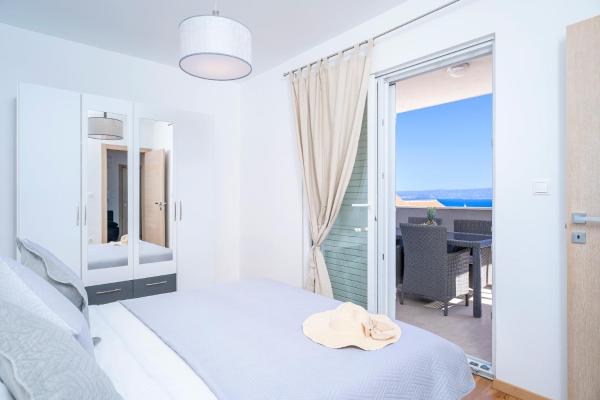 På billedet ses objektet Apartments Mistral beliggende i byen Bol.