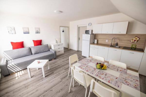 写真にはBřilice市にあるApartmány Na Obci Třeboňが写っています。