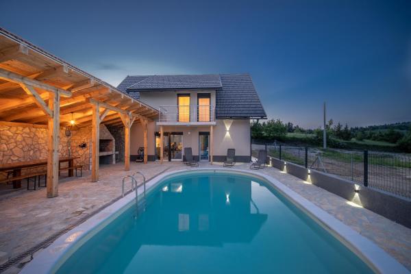 A la foto es mostra l'objecte Villa Nesa - beautiful guest house at continental Croatia with Outdoor swimming pool, Sauna and 3 Bedrooms situat a la ciutat de Razvala.