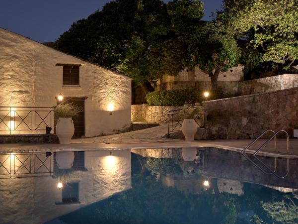 Nella foto è visibile l'oggetto Razis Apartments situato nella città di Tsilivi.